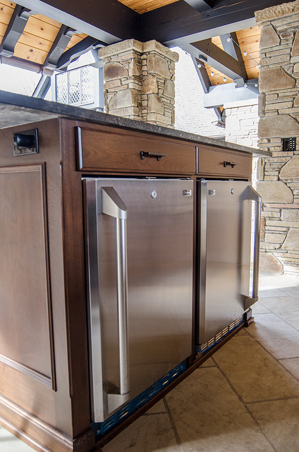 Oglewood Mark's Outdoor Grill and Cabinets